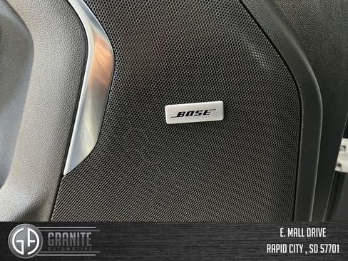 Used 2024 GMC Yukon XL SLT w/ SLT Luxury Package image 30