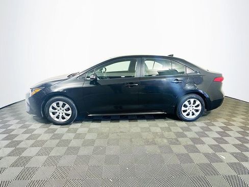 Certified 2022 Toyota Corolla LE image 5