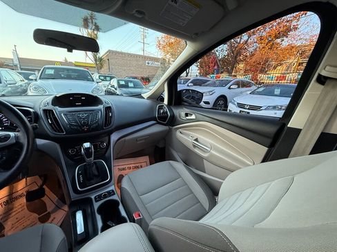 Used 2013 Ford C-MAX SE w/ Winter Pkg image 16