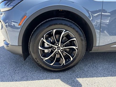 New 2026 Lincoln Nautilus Premier w/ Equipment Group 102A AWD/4WD image 10