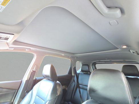 Used 2023 Nissan Rogue SL w/ SL Premium Package image 22