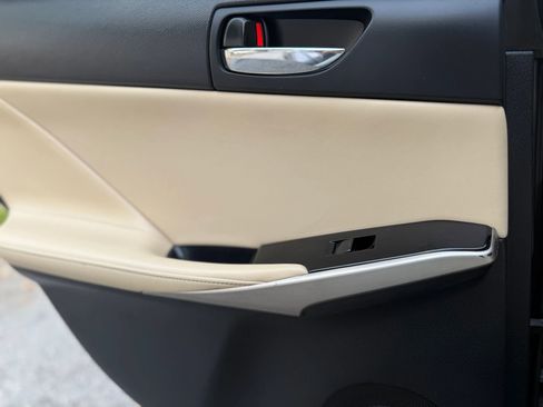 Used 2015 Lexus IS 250 image 3