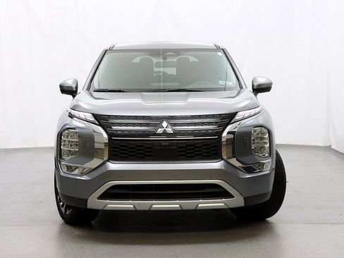 Used 2024 Mitsubishi Outlander SE image 5