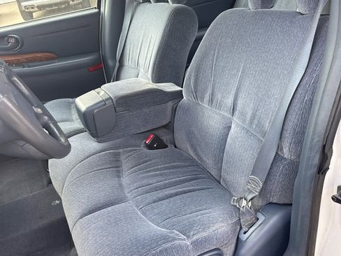 Used 2000 Buick Le Sabre Custom w/ Luxury Opt Pkg image 9