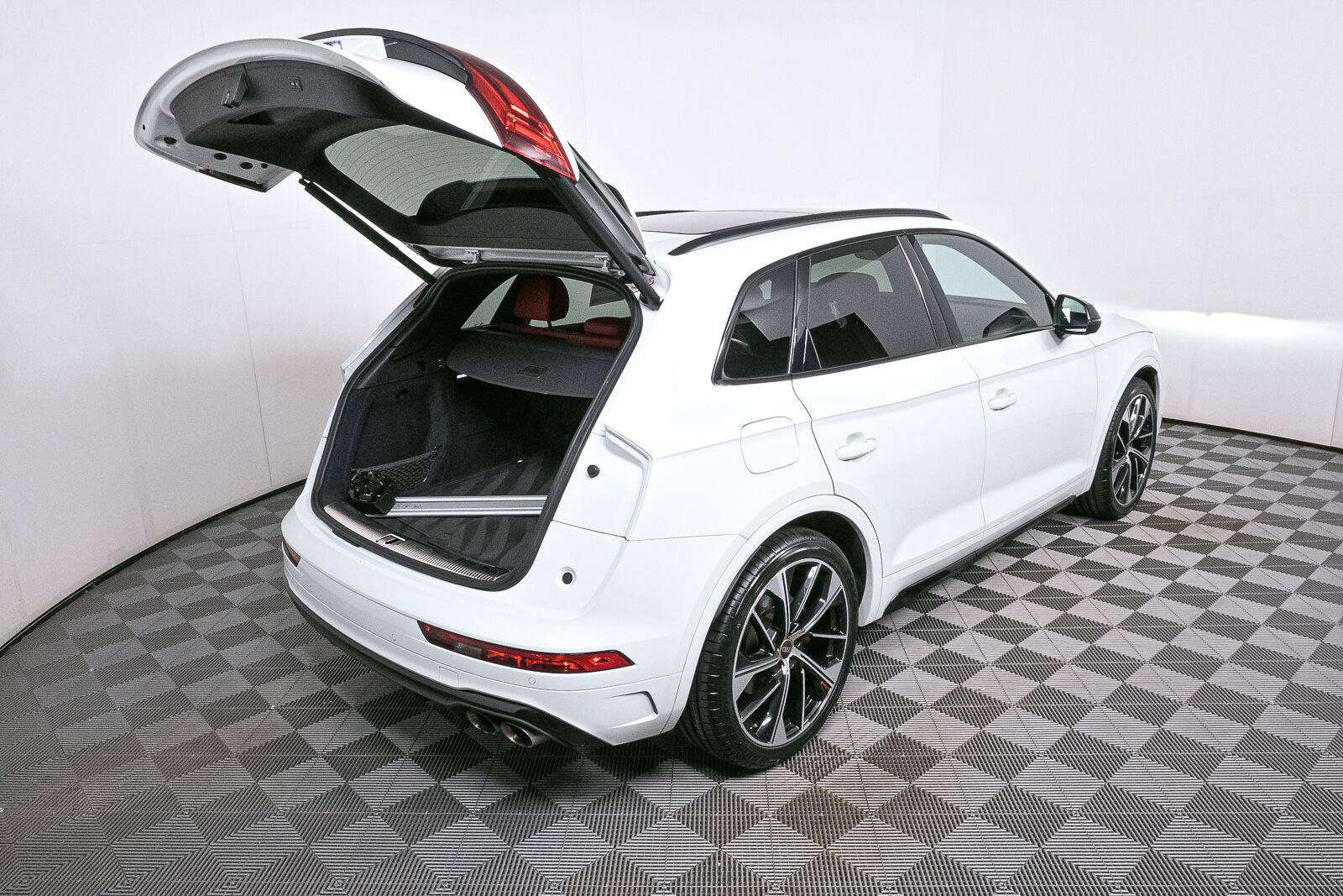 Used 2024 Audi SQ5 Premium Plus AWD/4WD image 28