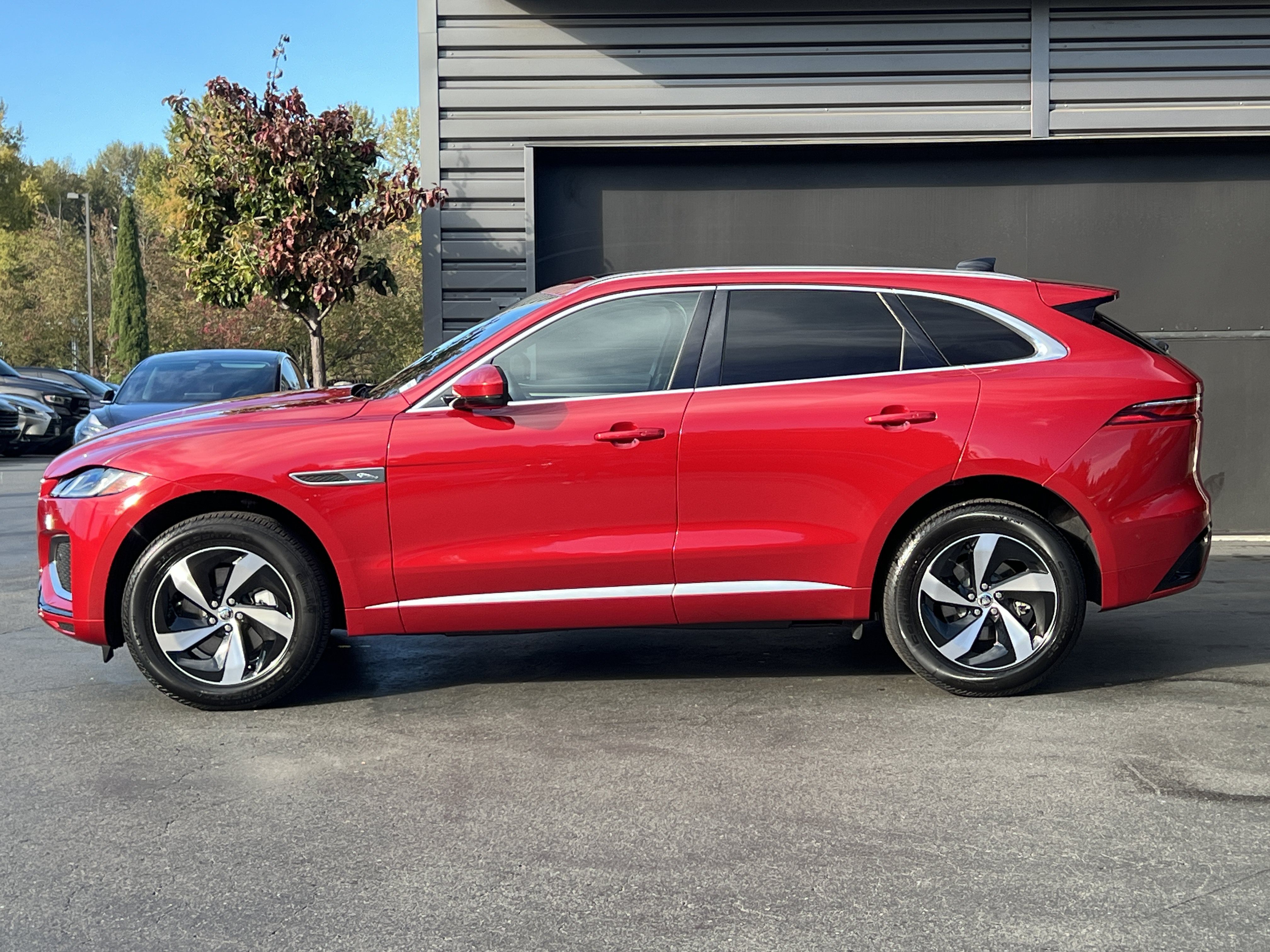 Certified 2025 Jaguar F-PACE R-Dynamic S AWD/4WD image 5