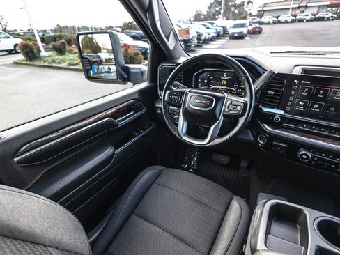 Used 2024 GMC Sierra 3500 SLE w/ SLE Convenience Package image 28