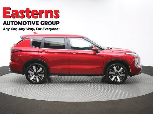 Used 2025 Mitsubishi Outlander AWD image 46