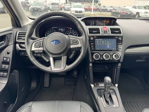 Used 2017 Subaru Forester 2.5i Touring AWD/4WD image 10