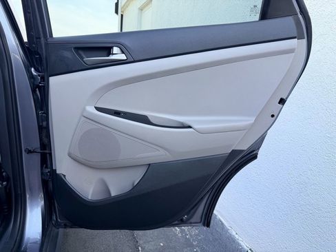Used 2018 Hyundai Tucson SE image 24