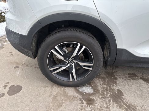 Certified 2025 Volvo XC40 B5 Core image 14