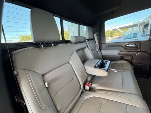 Used 2022 GMC Sierra 2500 SLT w/ SLT Premium Package image 25