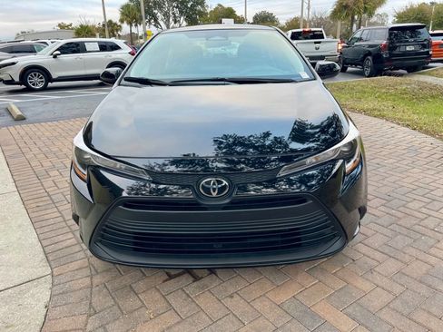 Used 2025 Toyota Corolla LE image 8