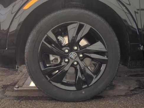 Used 2024 Buick Encore GX Sport Touring image 7