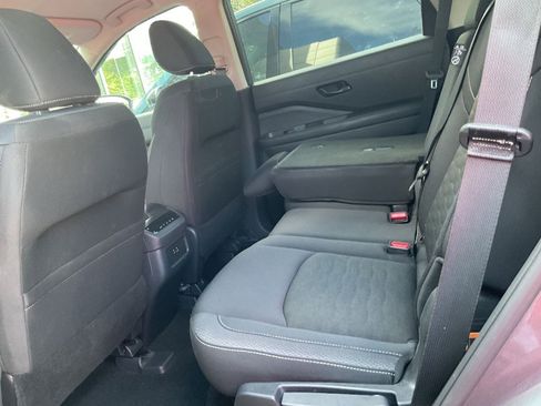 Used 2025 Nissan Pathfinder SV FWD image 10