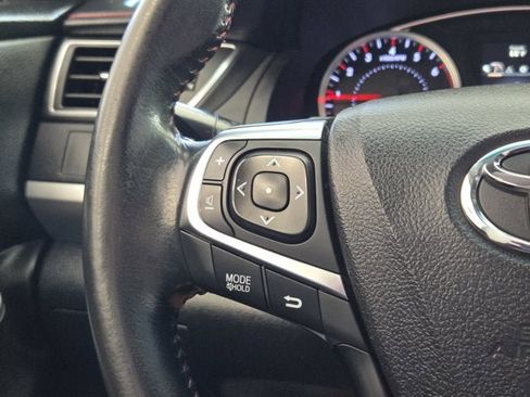 Used 2016 Toyota Camry SE image 22