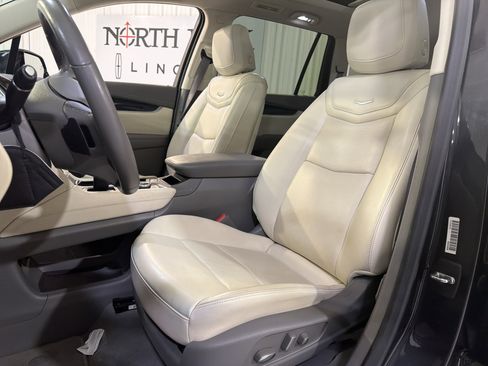 Used 2023 Cadillac XT6 Premium Luxury FWD image 9