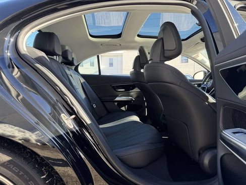 Used 2024 Mercedes-Benz E 350 4MATIC Sedan image 17