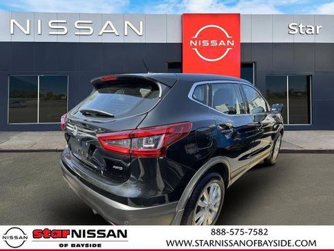 Certified 2022 Nissan Rogue Sport S image 2