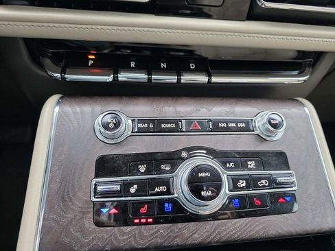 Certified 2021 Lincoln Aviator Reserve w/ Equipment Group 201A image 14