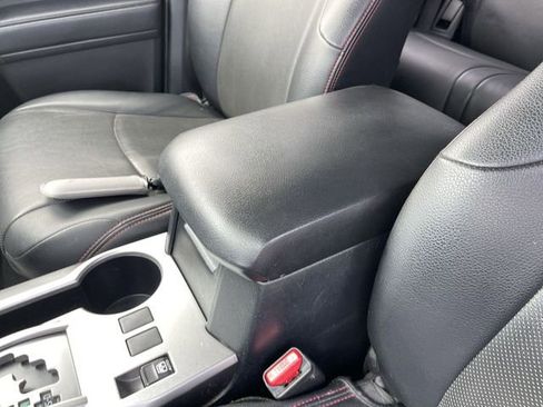 Used 2020 Toyota 4Runner SR5 AWD/4WD image 21