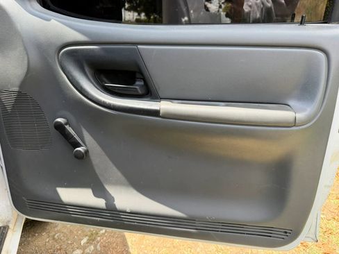 Used 2011 Ford Ranger XL image 12