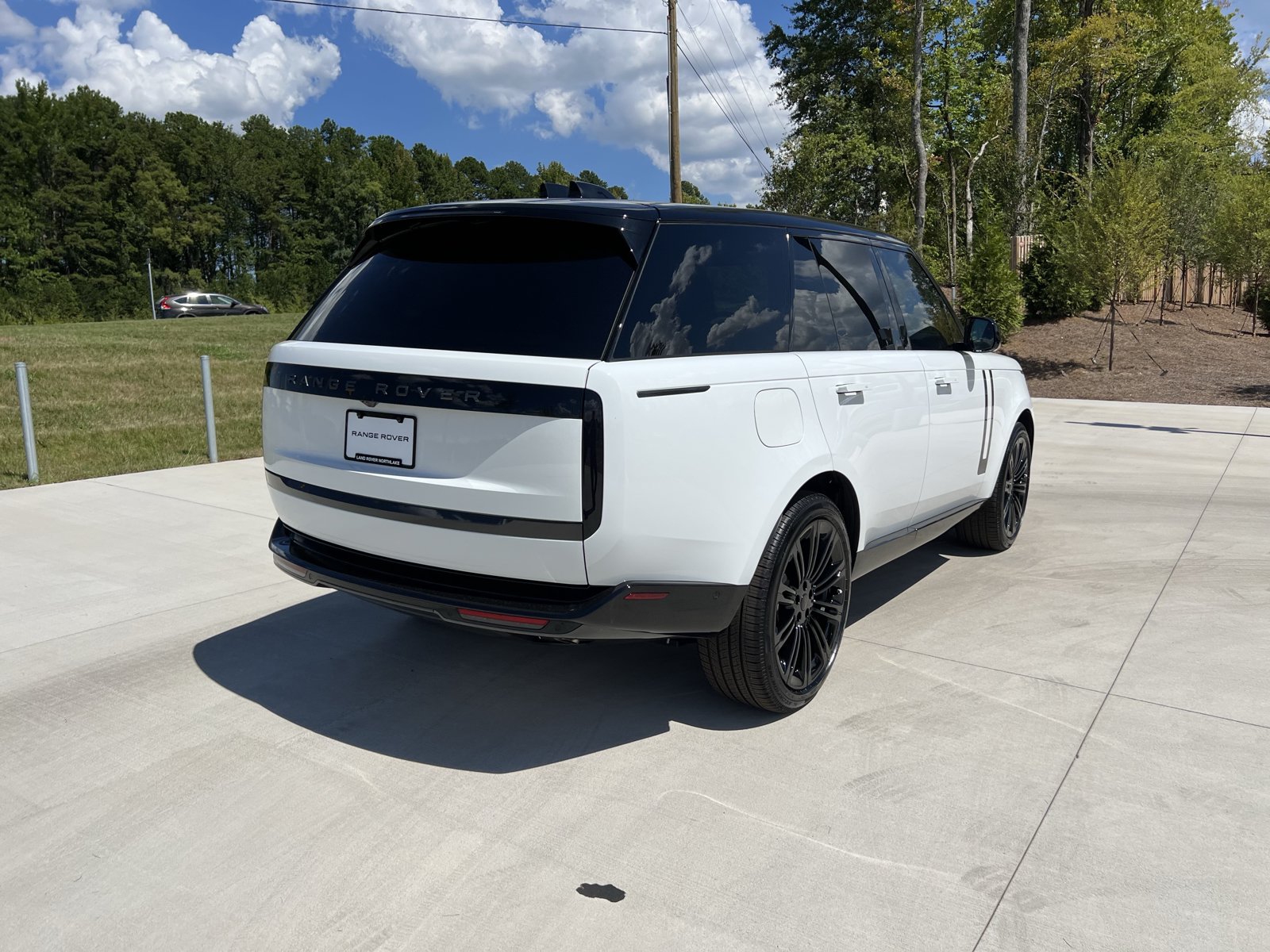 New 2026 Land Rover Range Rover SE AWD/4WD image 2