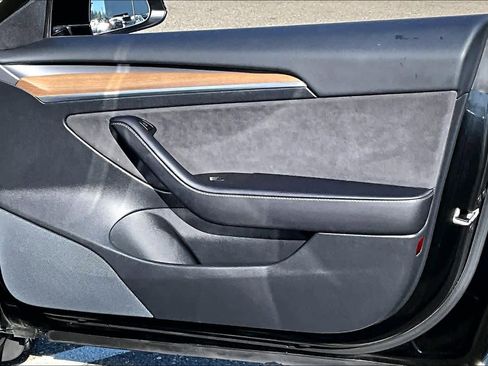 Used 2021 Tesla Model 3 Performance image 23