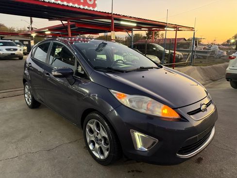Used 2012 Ford Fiesta SES image 2