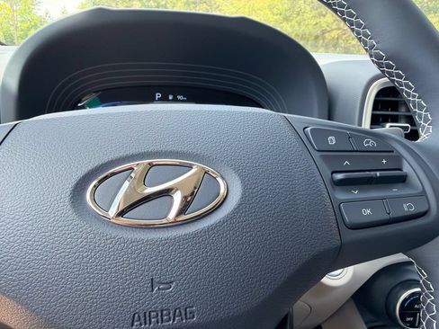 New 2026 Hyundai Venue SEL FWD image 28