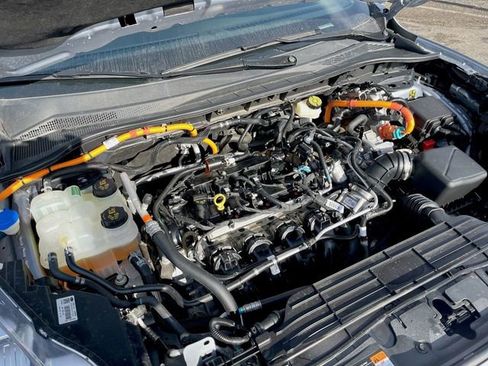 Used 2022 Ford Escape Titanium w/ Class II Trailer Tow Package image 31