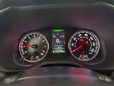 Used 2021 Toyota RAV4 LE FWD image 31