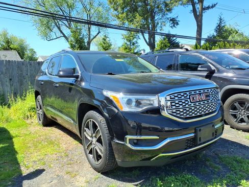 Used 2017 GMC Acadia Denali w/ Technology Package AWD/4WD image 1