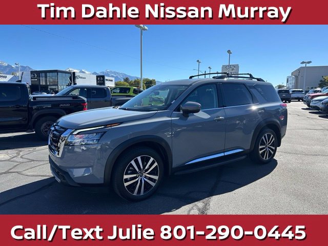 Used 2024 Nissan Pathfinder Platinum w/ Cargo Package AWD/4WD image 6