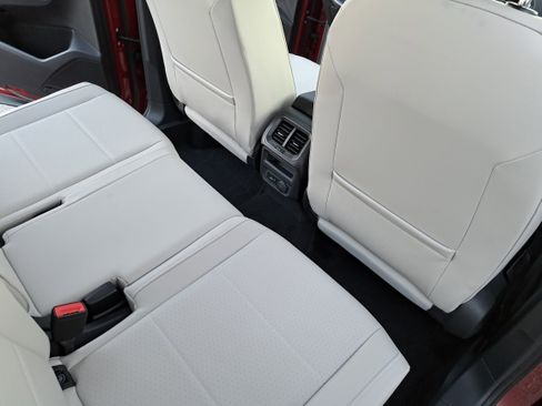 Certified 2019 Volkswagen Tiguan SE w/ Panoramic Sunroof Package image 11