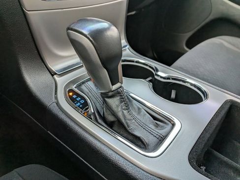 Used 2021 Jeep Grand Cherokee Laredo image 18