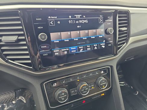 Certified 2023 Volkswagen Atlas Cross Sport SE w/ Black Wheel Package image 20