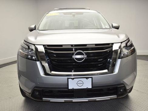 Certified 2022 Nissan Pathfinder Platinum w/ Cargo Package AWD/4WD image 2