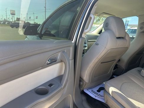 Used 2014 GMC Acadia SLE image 25