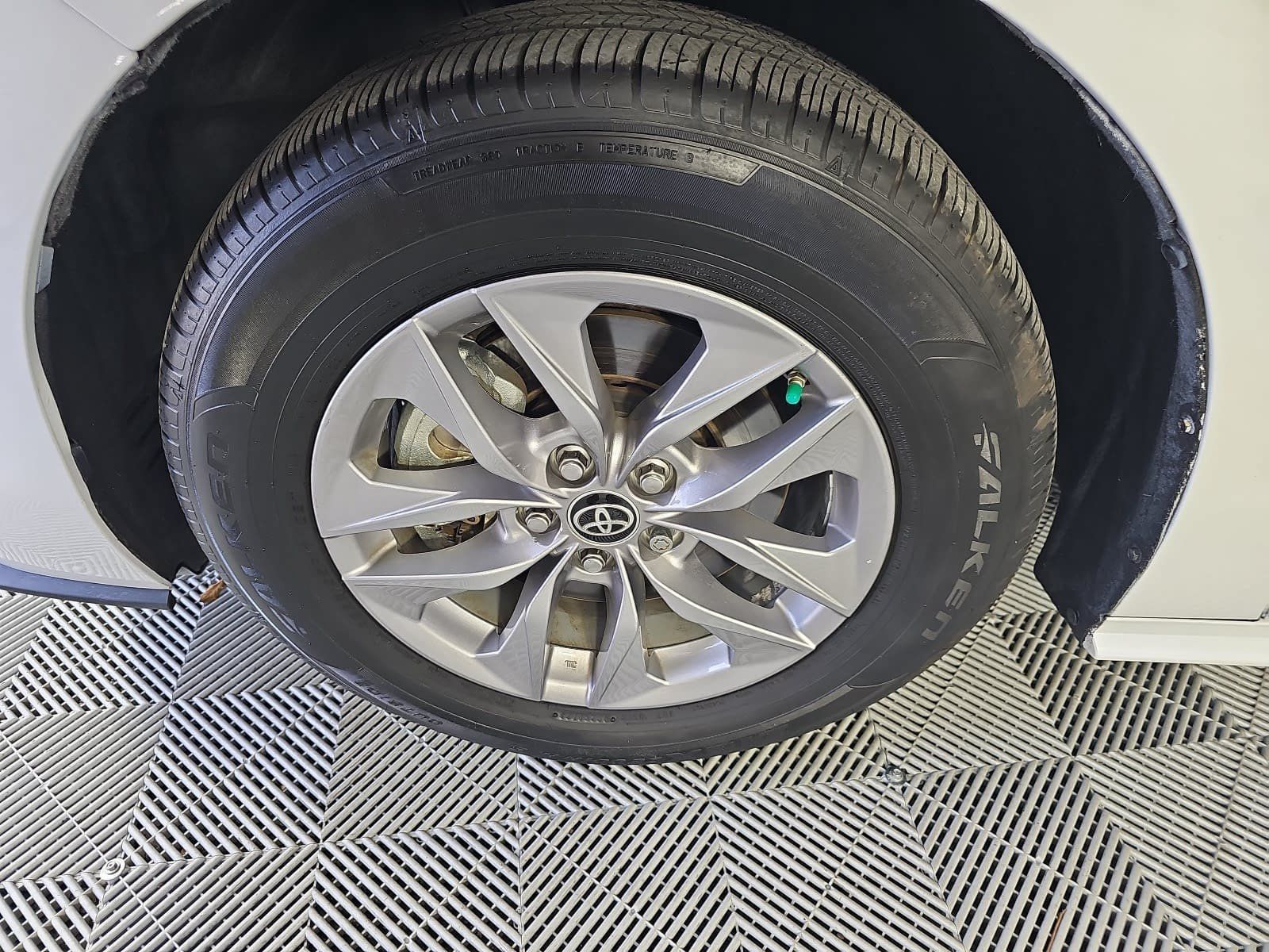Used 2022 Toyota Sienna XLE FWD image 10