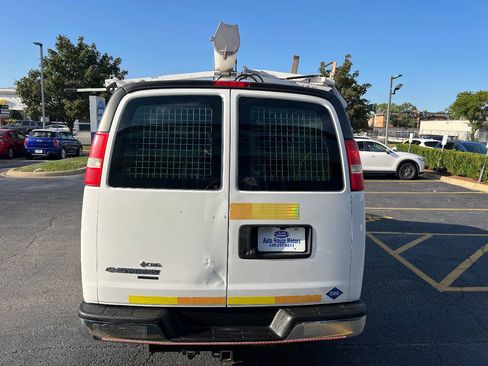 Used 2014 Chevrolet Express 2500 w/ Cold Climate Package RWD image 12