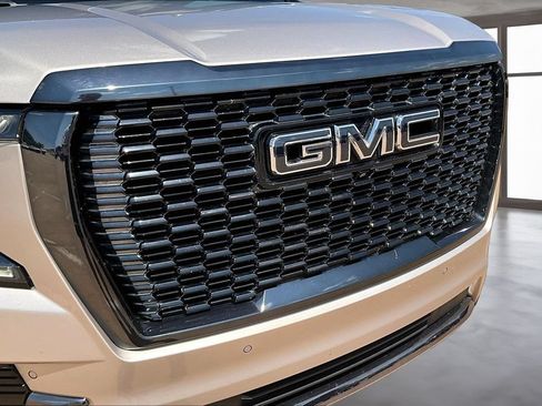 Used 2024 GMC Yukon Denali Ultimate AWD/4WD image 29