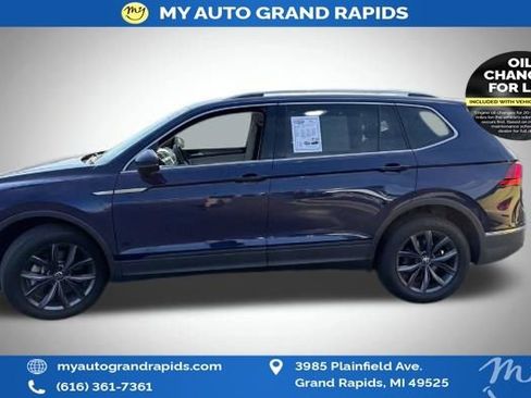 Used 2022 Volkswagen Tiguan SE AWD/4WD image 38