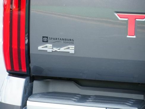 Used 2023 Toyota Tundra Limited w/ Power Package AWD/4WD image 7