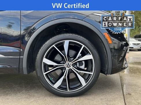 Certified 2023 Volkswagen Tiguan SEL R-Line image 10