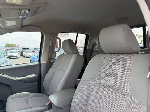 Used 2021 Nissan Frontier SV w/ Midnight Edition Floor Mats RWD image 21