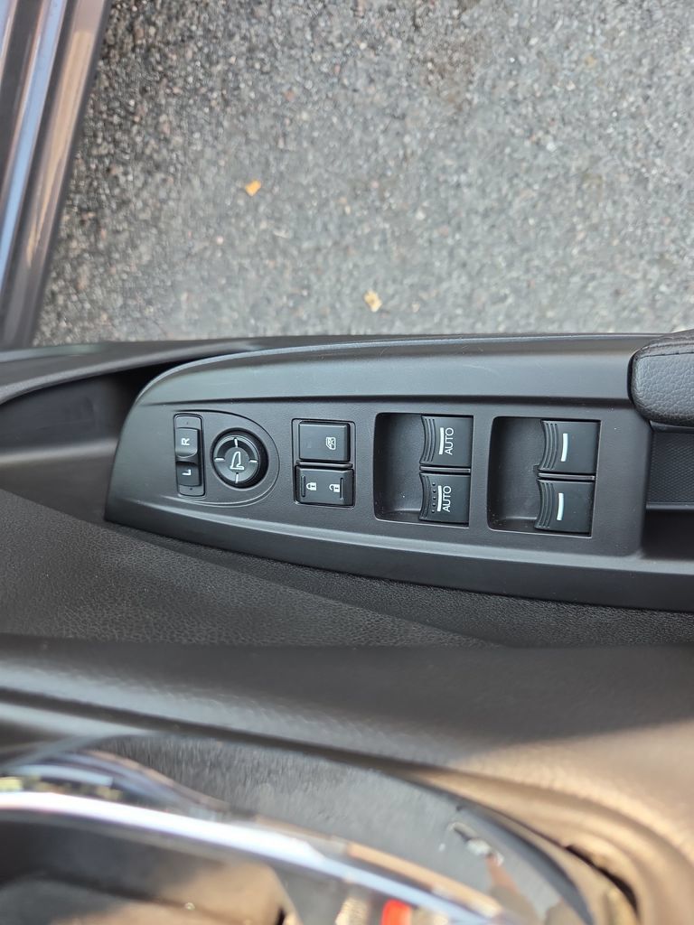 Used 2017 Acura RDX w/ Technology Package AWD/4WD image 24