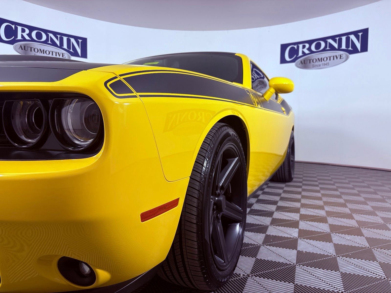 Used 2017 Dodge Challenger R/T w/ Quick Order Package 22P T/A RWD image 37