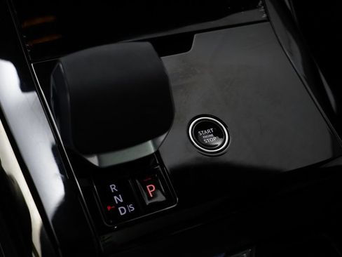 Certified 2026 Land Rover Range Rover Sport SE AWD/4WD image 12