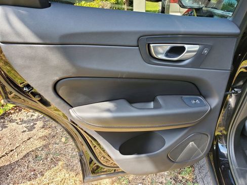 Certified 2022 Volvo XC60 B6 Inscription w/ Protection Package Premier image 8